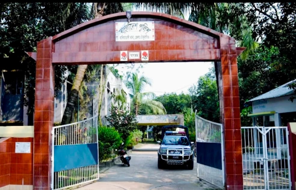 বালিয়াডাঙ্গীতে মাদকবিরোধী অভিযানে ইয়াবাসহ আটক - ২