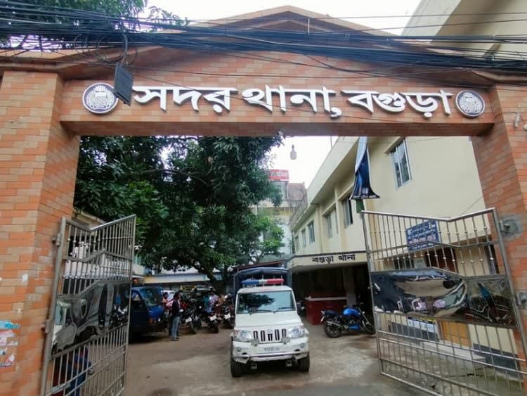 বগুড়ায় সাবেক ইউপি সদস্যকে কুপিয়ে হত্যা
