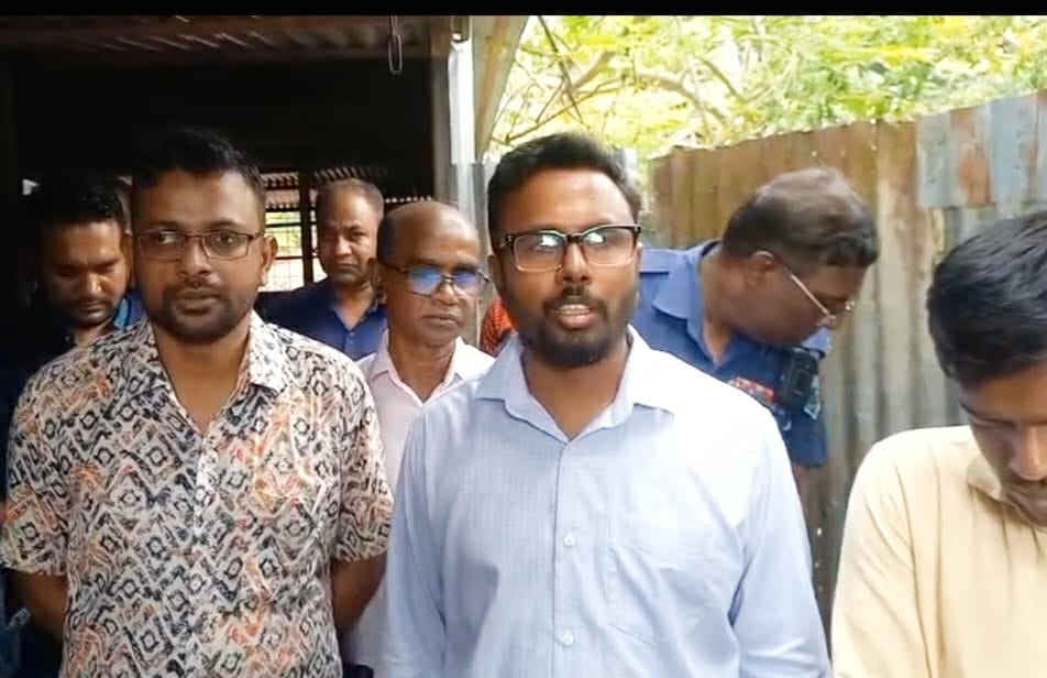 উল্লাপাড়ায় ভ্রাম্যমান আদালতে ব্যবসায়ীদের জরিমানা