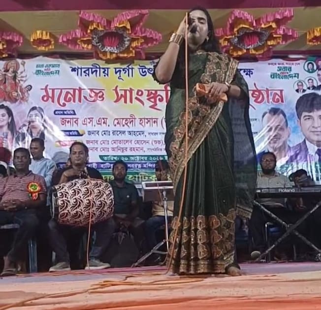দুর্গোৎসবে সম্প্রীতির বার্তা দিলেন যুবদল নেতা আমজাদ