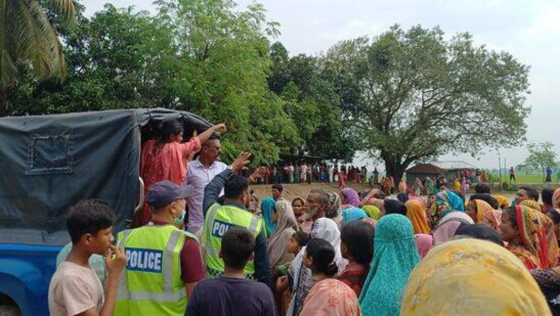 বগুড়ায় ঘর থেকে বৃদ্ধের অর্ধগলাকাটা মরদেহ উদ্ধার, মৃত্যু নিয়ে রহস্য