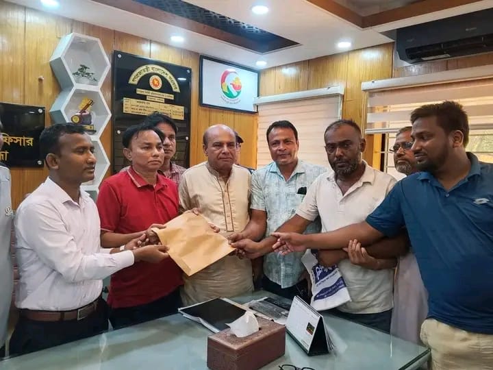 সাদুল্লাপুরে ফ্যামিলি কার্ড শুমারিতে অনিয়মের অভিযোগ, ফল বাতিলের দাবিতে বিএনপির বিক্ষোভ