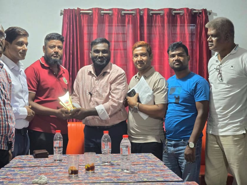 মায়ের প্রতি ভালোবাসার অনন্য দৃষ্টান্ত, সাংবাদিক আওয়াল পেলেন সম্মাননা