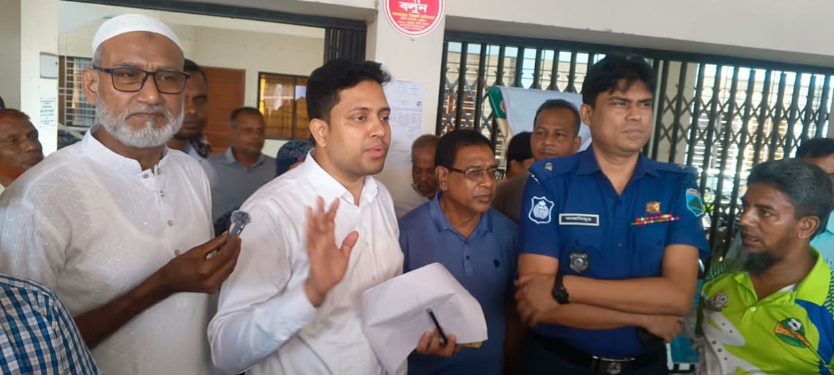 দুপচাঁচিয়ায় সহকারী শিক্ষককে অন্যত্র বদলীর দাবীতে ইউএনও’র নিকট অভিযোগ