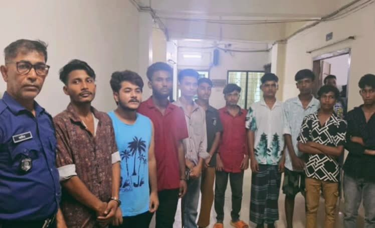 ফতুল্লায় সরকারবিরোধী মিছিল ও নাশকতার প্রস্তুতির অভিযোগে ছাত্রলীগ-যুবলীগের ১০ নেতাকর্মী গ্রেপ্তার