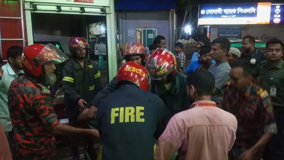 বিকল ট্রাক মেরামতের সময় অজ্ঞাত গাড়ির ধাক্কা, শেরপুরে নিহত ২