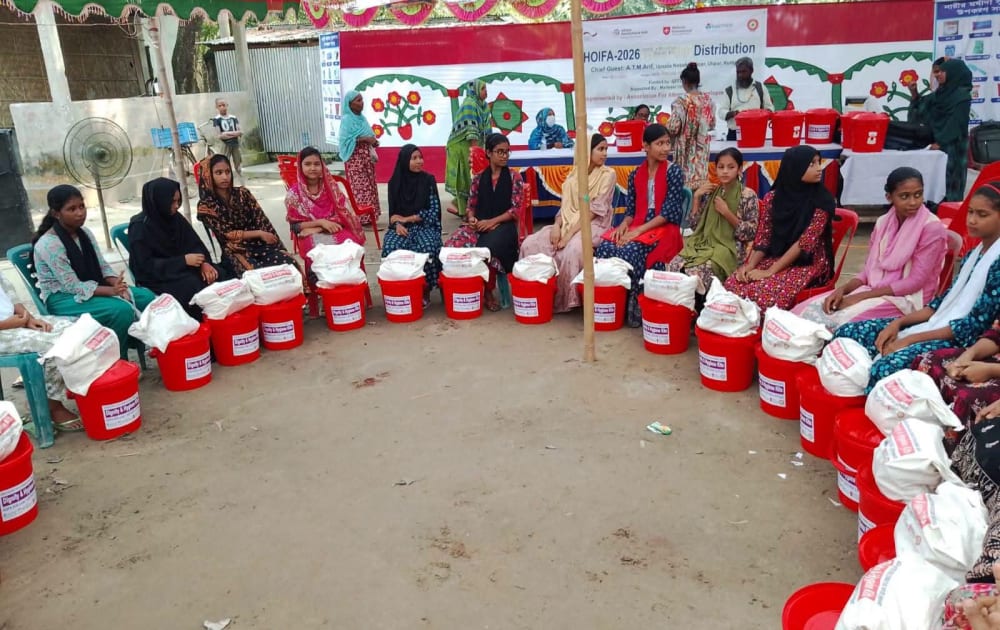 কুড়িগ্রামে ৪৫০ কিশোরী ও গর্ভবতী নারী পেলেন ‘ডিগনিটি কিট’