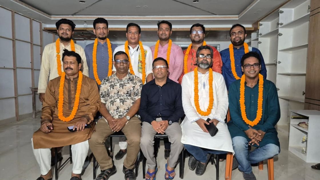 বগুড়া টেলিভিশন রিপোর্টার্স ইউনিটির সভাপতি মোহন আখন্দ, সম্পাদক সুজন