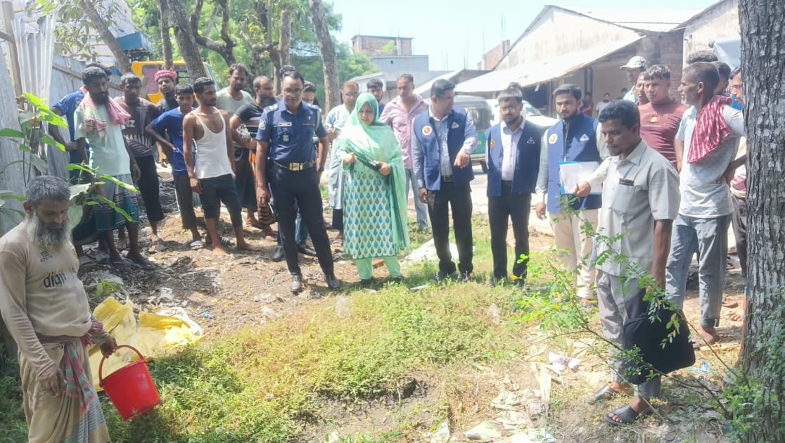 শাজাহানপুরে মুড়ি কারখানায় বিএসটিআইয়ের অভিযান, ৭০ হাজার টাকা জরিমানা