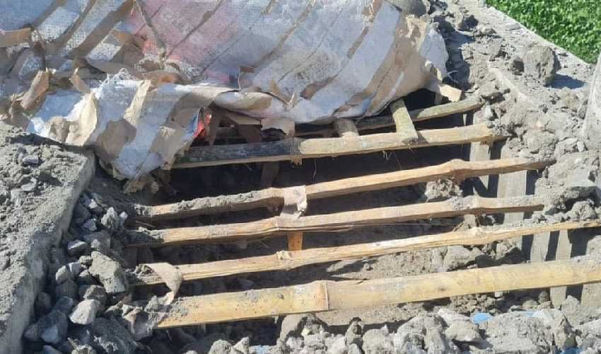 রডের বদলে বাঁশ ব্যবহারের অভিযোগে এলজিইডির কার্যসহকারী সাময়িক বরখাস্ত