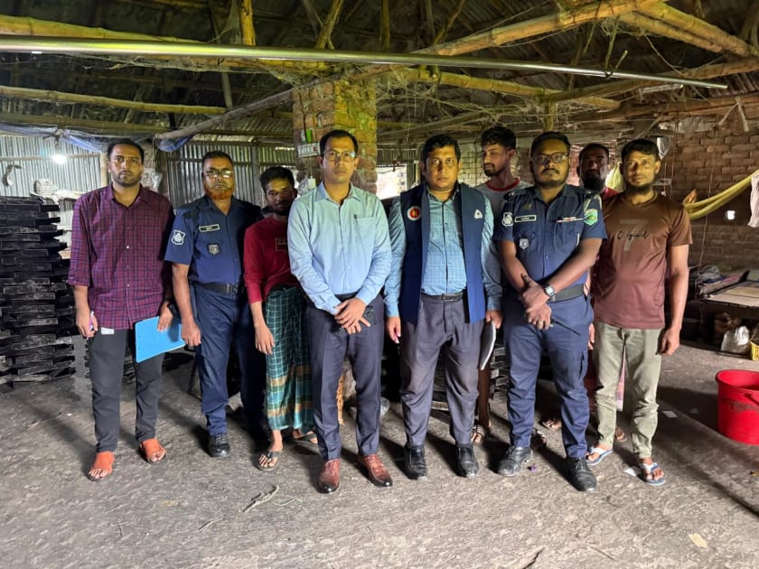 কাহালুতে মান সনদ ছাড়াই ব্রেড-বিস্কুট উৎপাদন, বেকারিকে ১২ হাজার টাকা জরিমানা