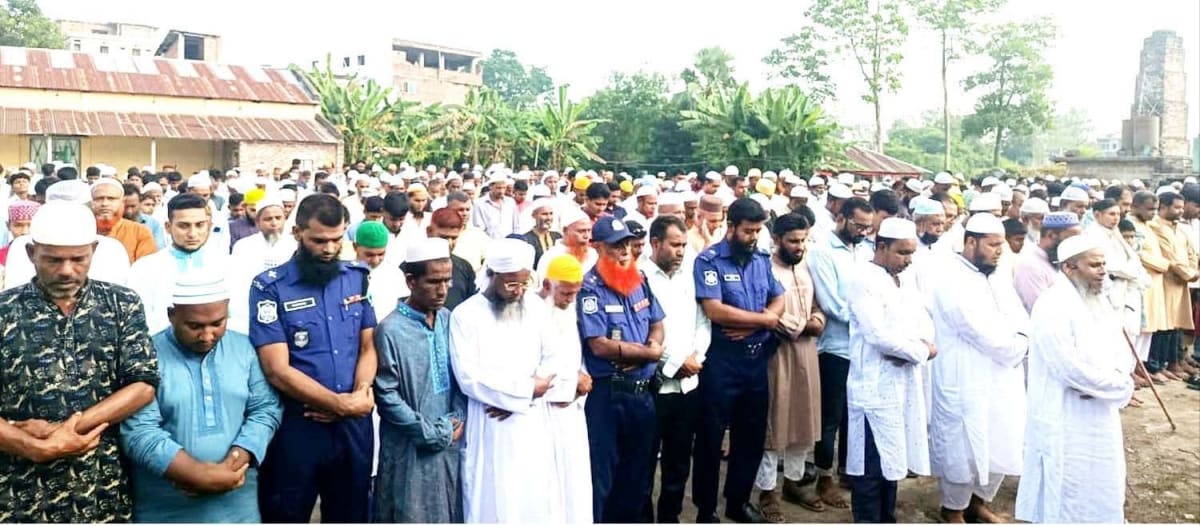 দুপচাঁচিয়ায় প্যারোলে মুক্তি পেয়ে মায়ের জানাজায় আ'লীগ নেতা সাবেক মেয়র বেলাল হোসেন