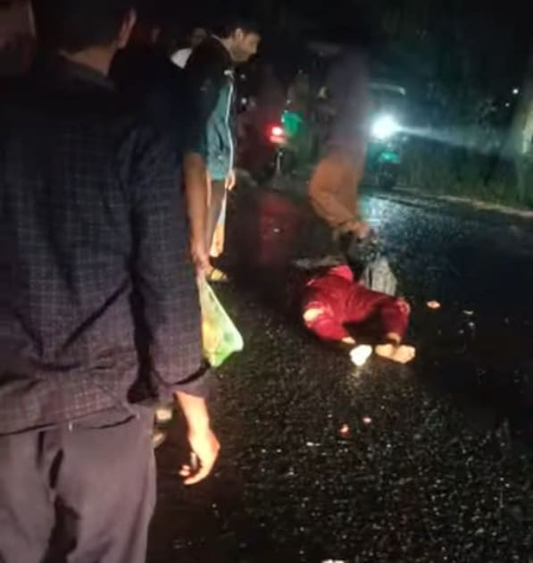 দুপচাঁচিয়ায় সড়ক দুর্ঘটনায় প্রাণ গেল স্ত্রীর, গুরুতর আহত স্বামী